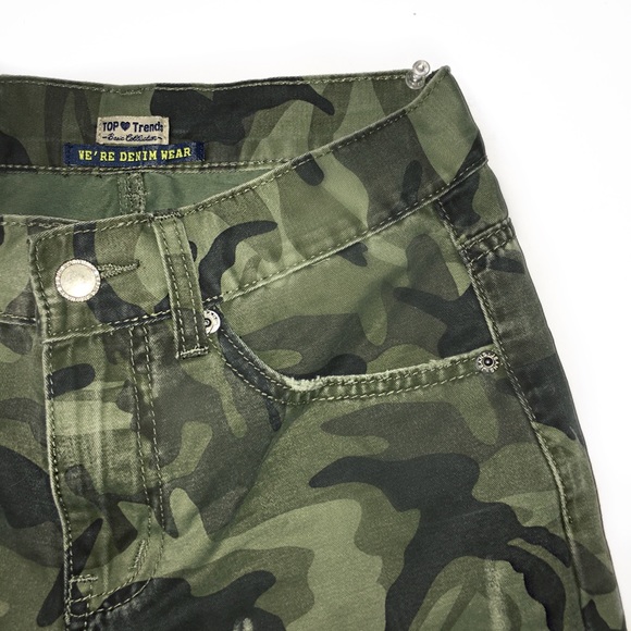 “Vintage” Camo Jeans - BRAND NEW - Picture 2 of 4